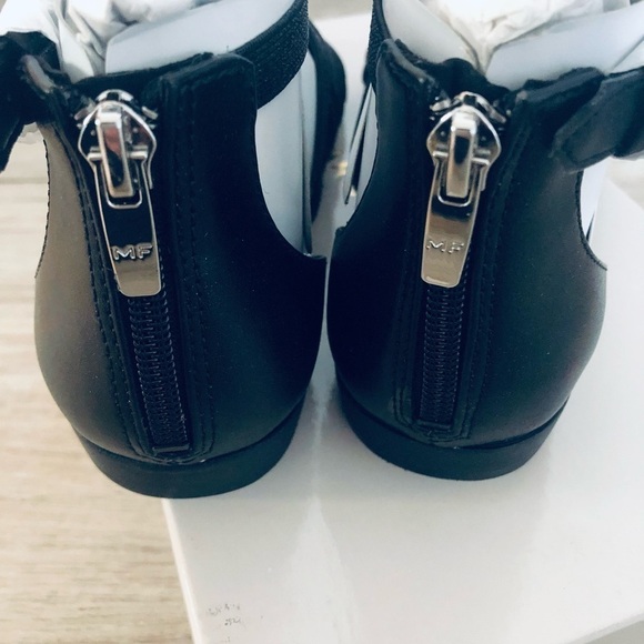 Marc Fisher Woman Black Cross Weave Stretch Sandals, Size 8 - Picture 2 of 10